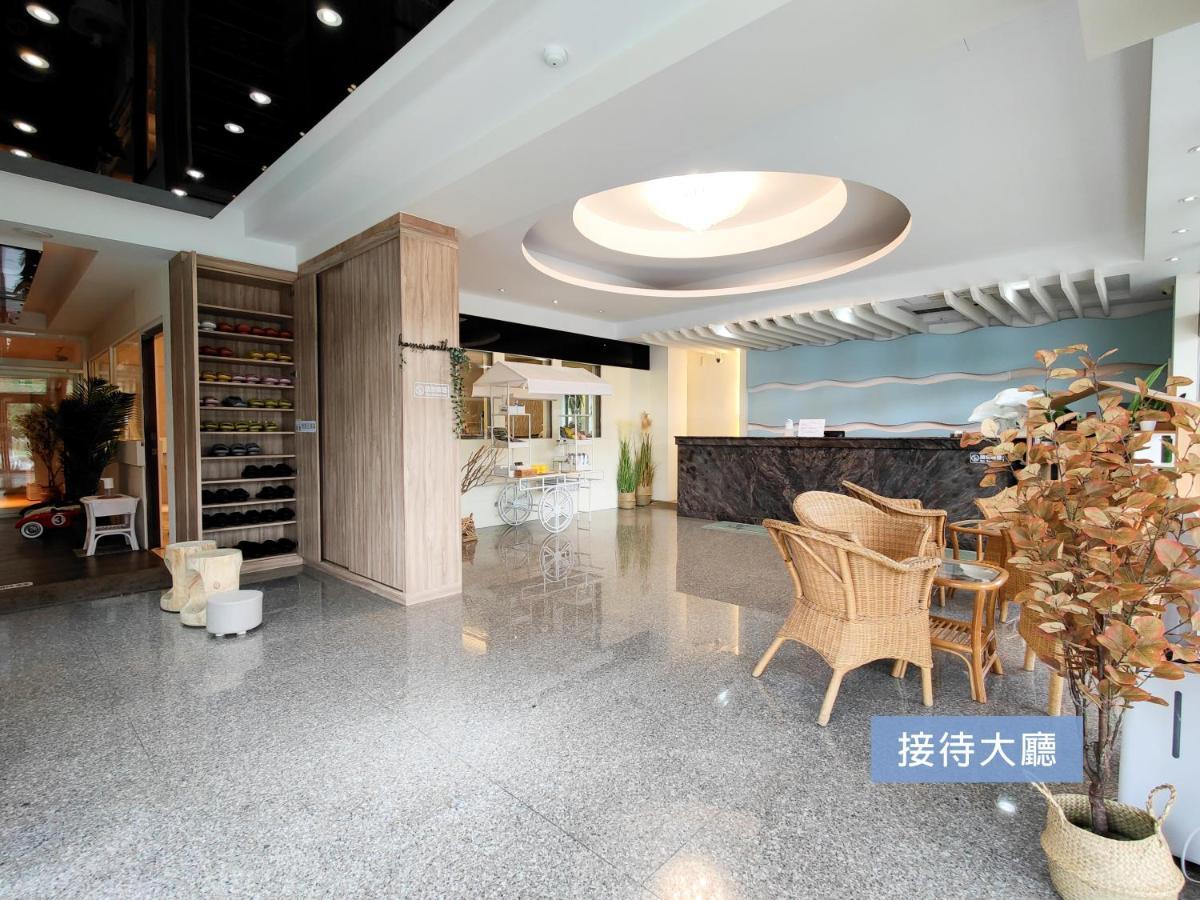 فندق 墾丁戀戀星辰湖畔莊園 星辰館 Longshui المظهر الخارجي الصورة